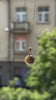 Išskirtinis natūralaus Baltijos gintaro pakabukas su AU750 (18k) prabos geltonojo aukso kilpele. Gintaras pasižymi unikaliu putpelinio pilko ir žalsvo atspalvio raštu, kuris primena gamtos tekstūras ir švelniai atsiskleidžia šviesoje. Tai subtilus, stilingas ir nepakartojamas aksesuaras ieškantiems išskirtinumo.